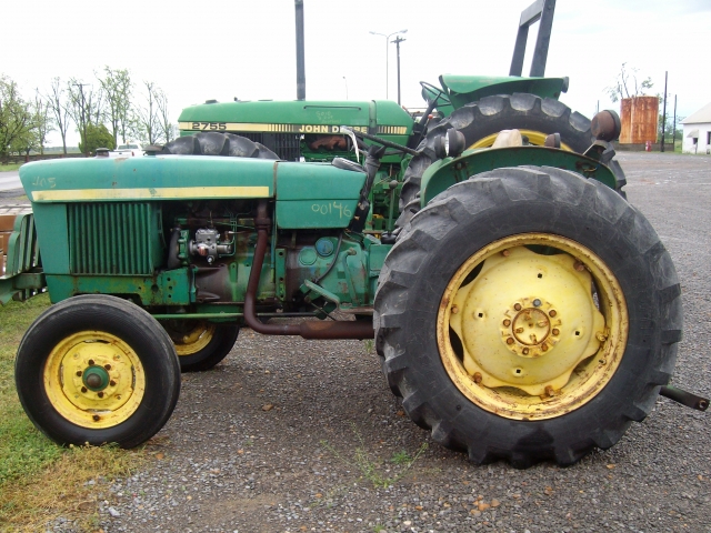 John Deere 1530 salvage tractor at Bootheel Tractor Parts