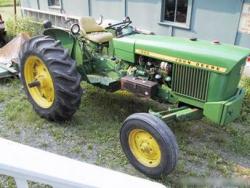 John Deere 2120 Tractor Model