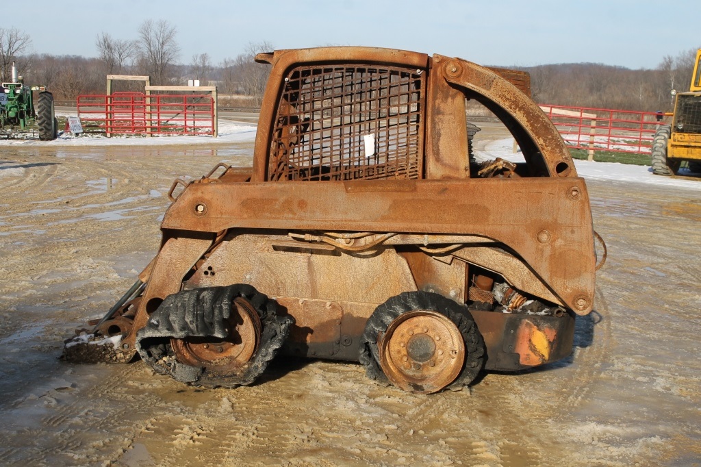 JOHN DEERE 240 SKID STEER FOR PARTS