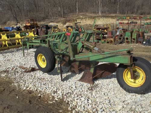 Salvaged John Deere 2500 tillage for used parts - EQ-21561