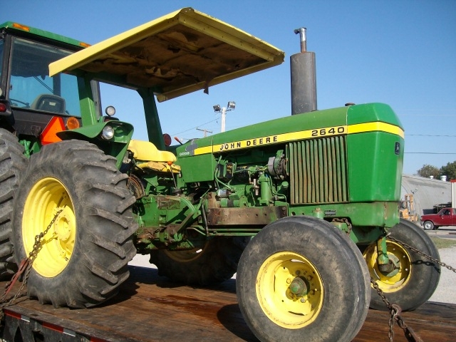 John Deere 2640 salvage tractor at Bootheel Tractor Parts