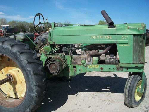 Salvaged John Deere 60 tractor for used parts - EQ-22175