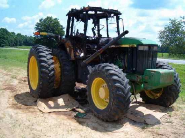 John Deere 7810 salvage tractor at Bootheel Tractor Parts