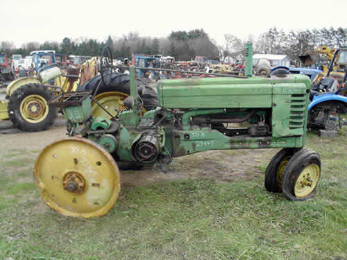 Salvaged John Deere B tractor for used parts | EQ-23465 ...