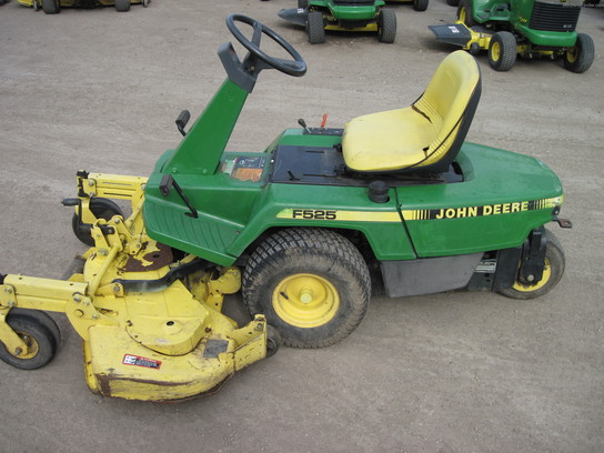 John Deere F525