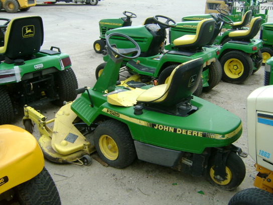 John Deere F525