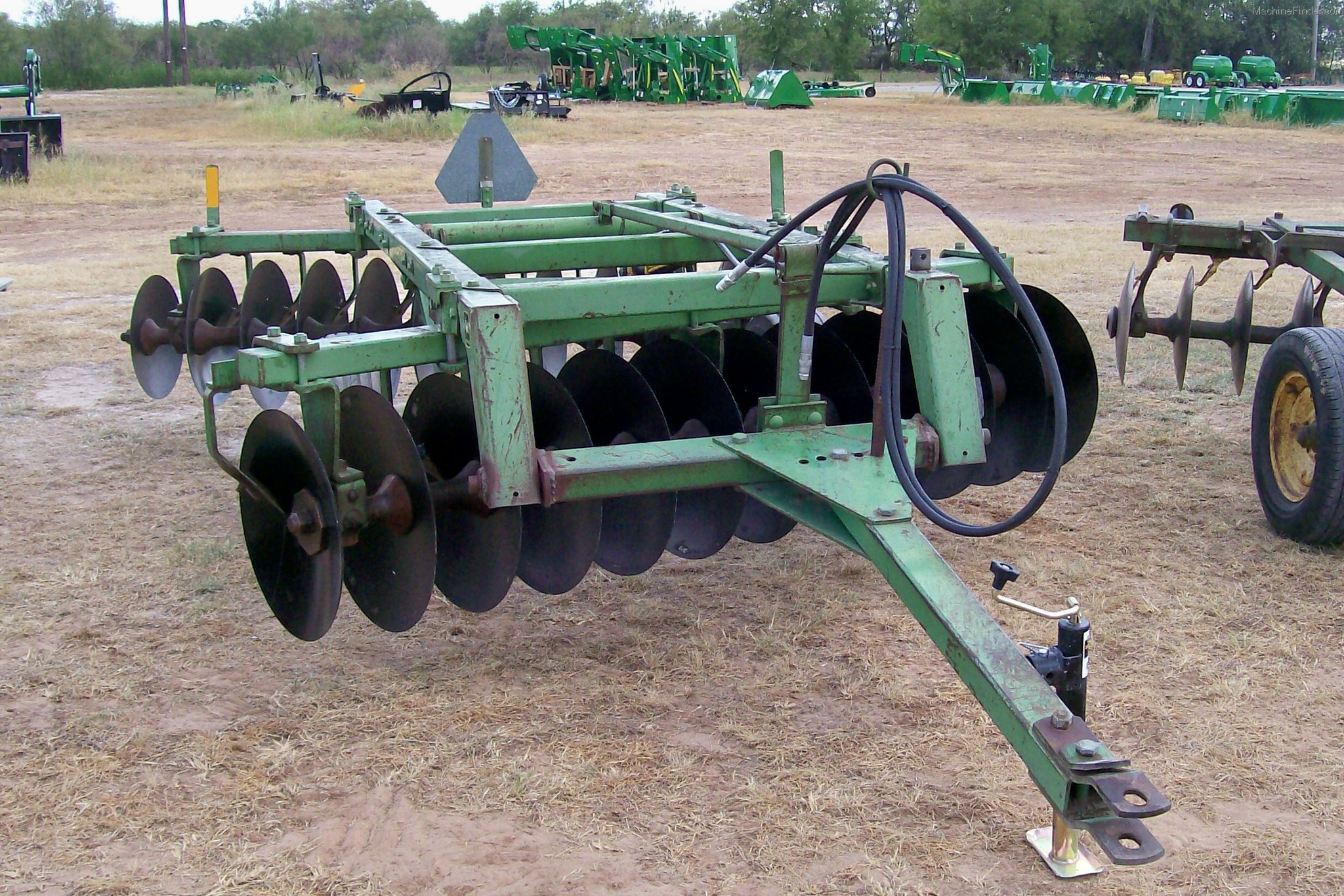 John Deere Offset Disc submited images.