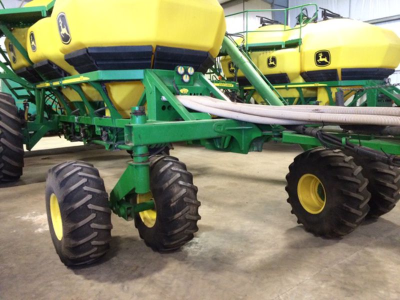 2004 John Deere 1890 Air Seeder #A01890C705112 BTI PRATT ...