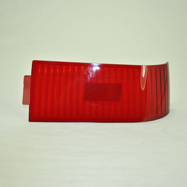 John Deere RH Tail Light Lens - M116504