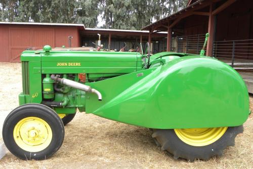 Aumann Auctions, Inc.: John Deere 40U with Orchard Fenders