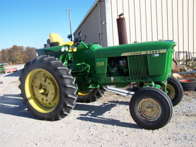 JD 2520 Tractors Sold for $20K+ on Minnesota Auction