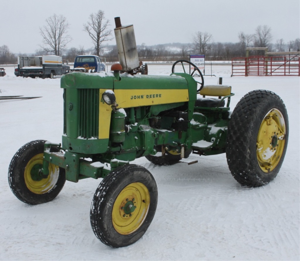 JOHN DEERE 430 2 CYLINDER GAS TRACTOR