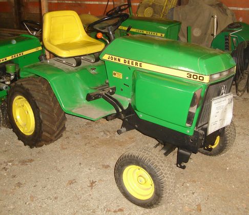 1963 JD 110 Garden Tractor Sold for $2,300