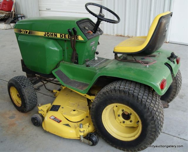 John Deere 317 Lawn & Garden Tractor