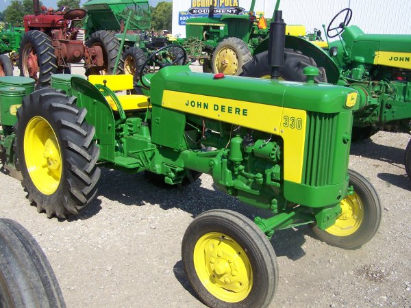 289: John Deere 330 Antique Farm Tractor : Lot 289