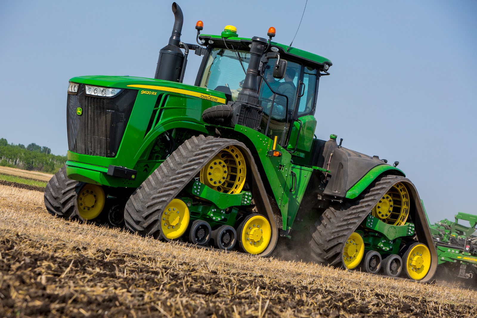 John Deere unveils new four-track 9RX Series tractors ...