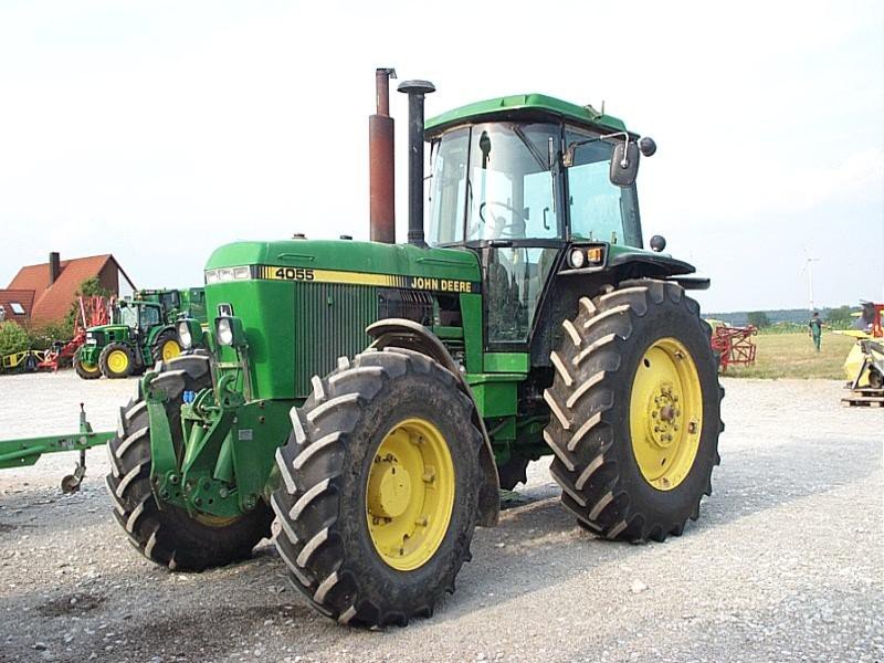 John Deere 4055 Tractor - technikboerse.com