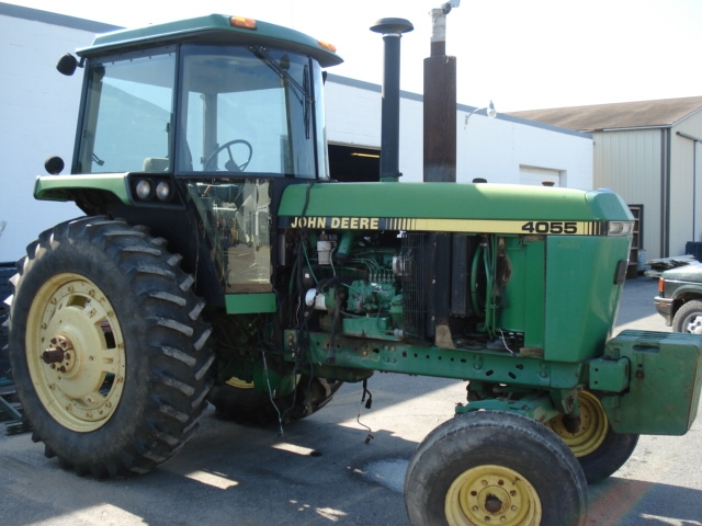 John Deere 4055 salvage tractor at Bootheel Tractor Parts