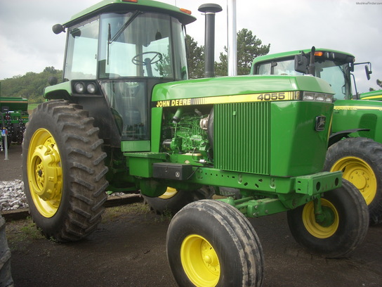 1990 John Deere 4055