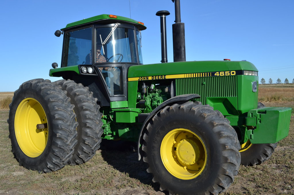 Three Record Auction Prices on JD 4650 Tractors in 2013