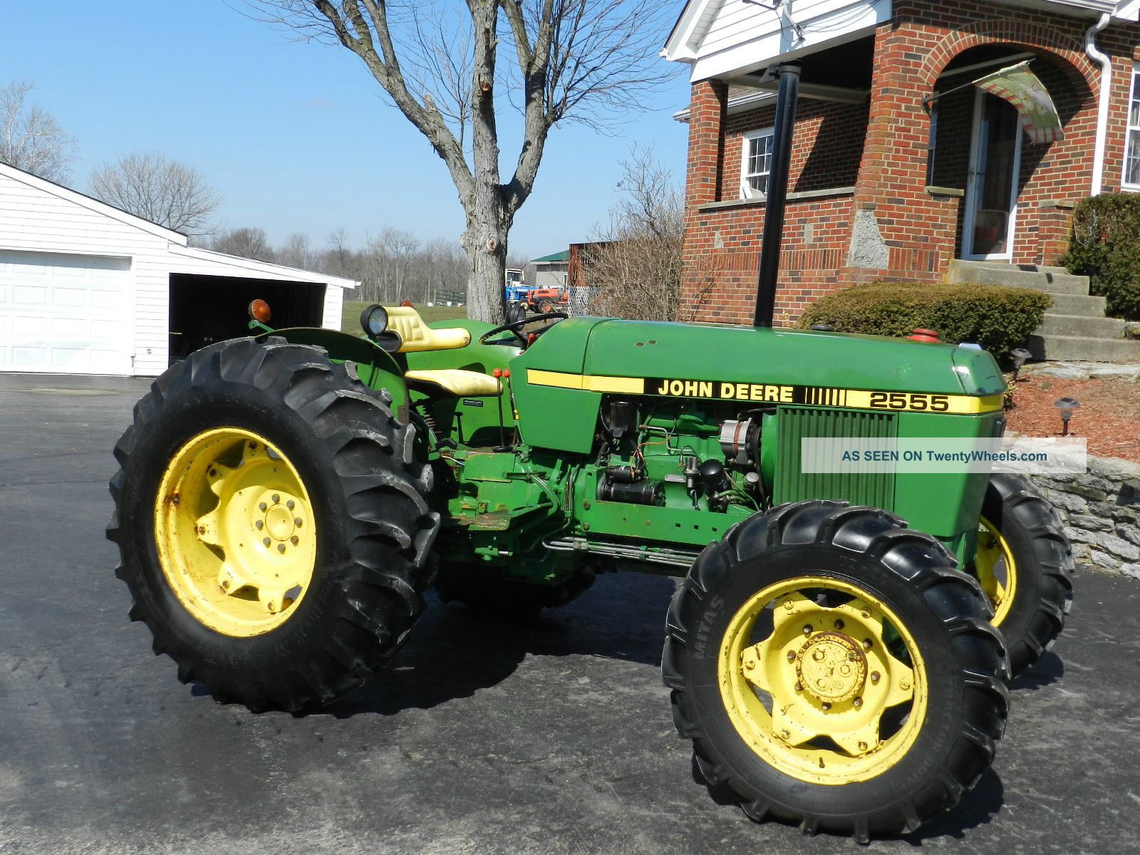 John Deere 2555 Tractor - 4x4 - With