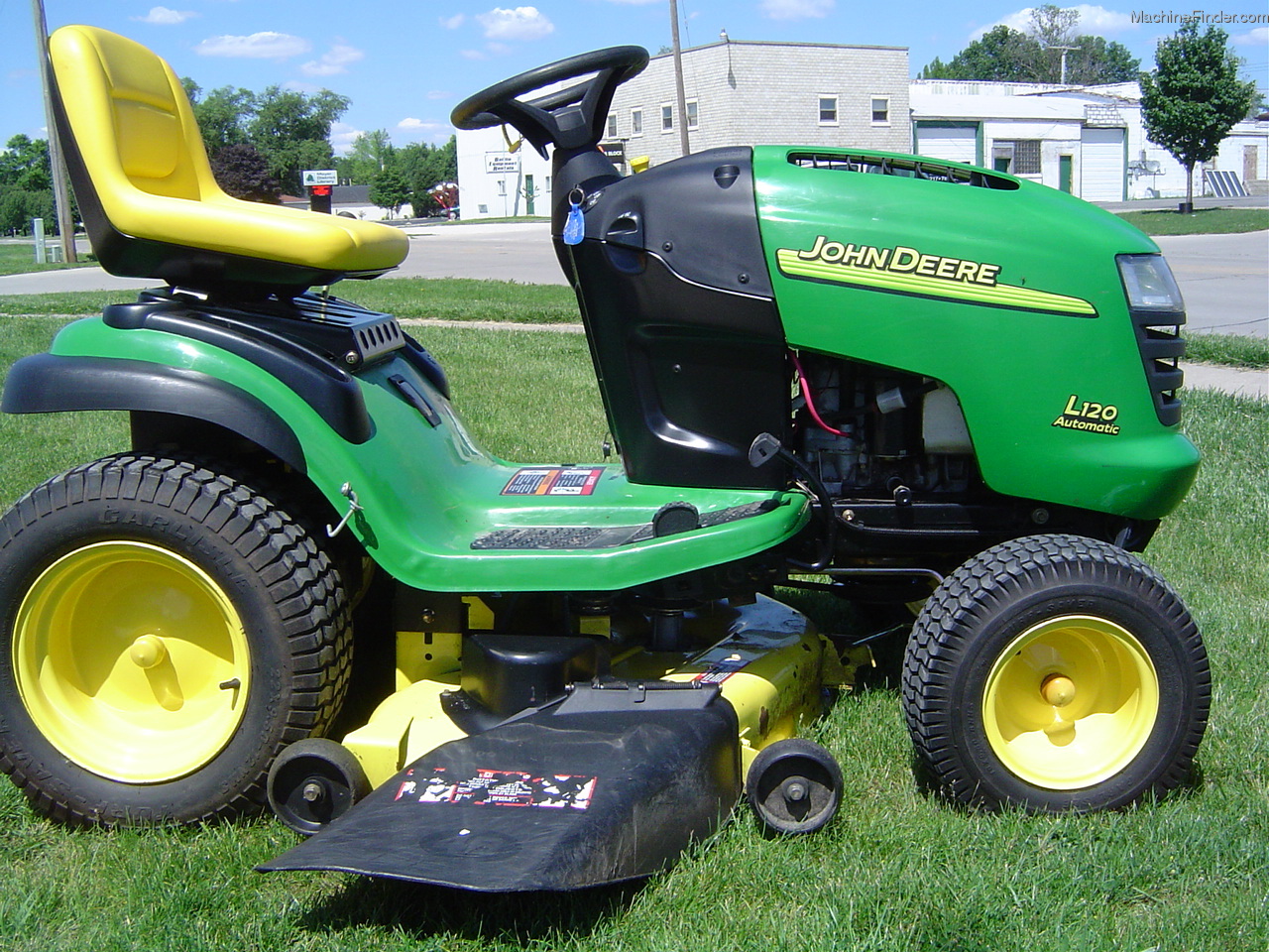 2004 John Deere L120 Lawn & Garden and Commercial Mowing ...