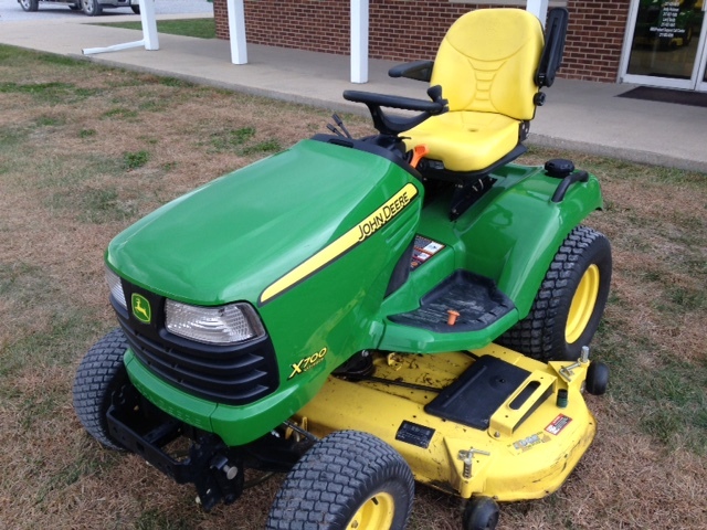 John Deere X700 Lawn & Garden Tractors for Sale | [52641]