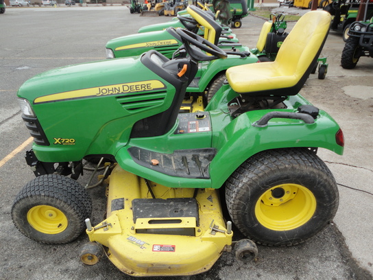 2006 John Deere X720 Lawn & Garden and Commercial Mowing ...