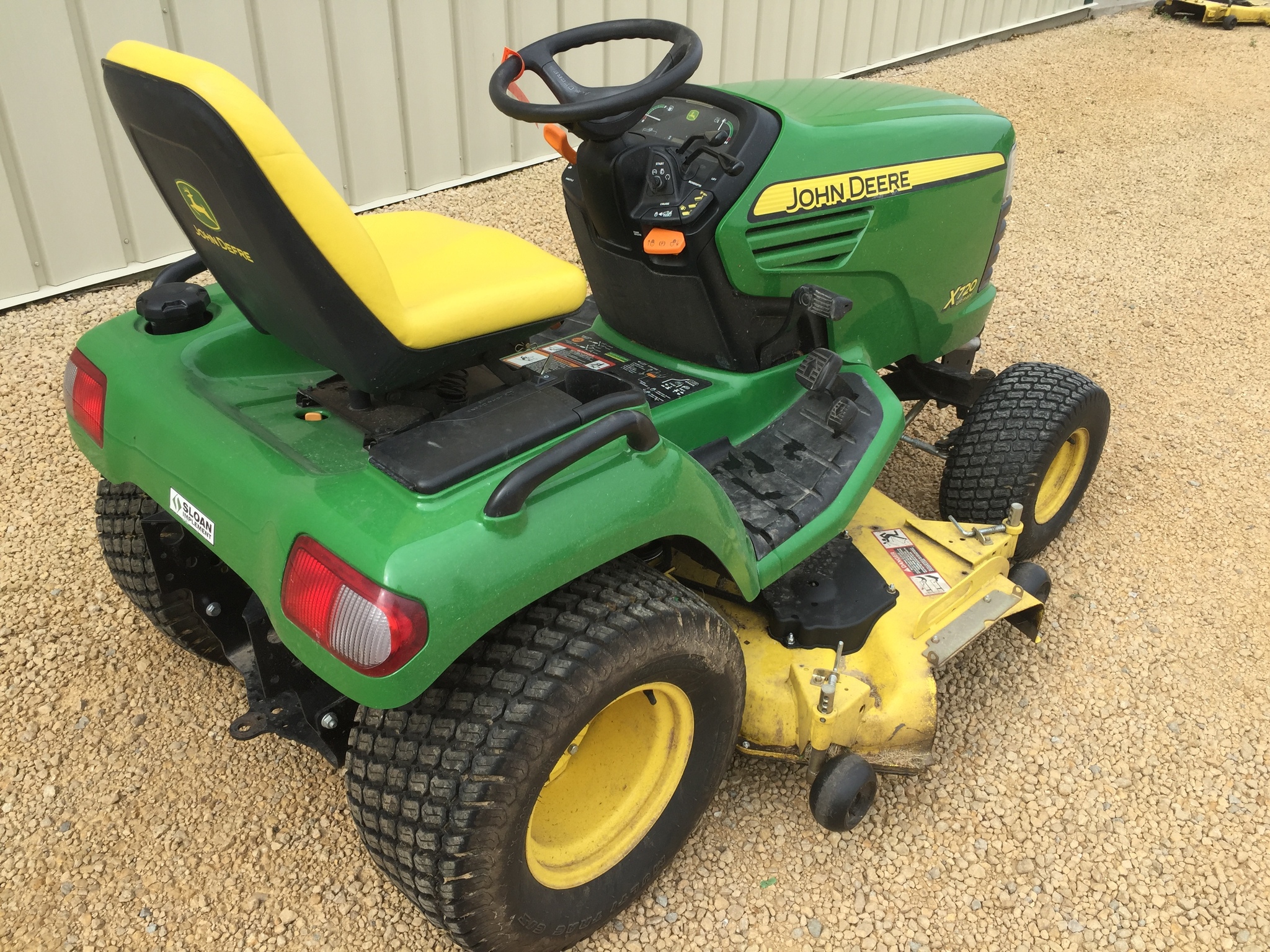 John Deere X720 Lawn & Garden Tractors for Sale | [60642]