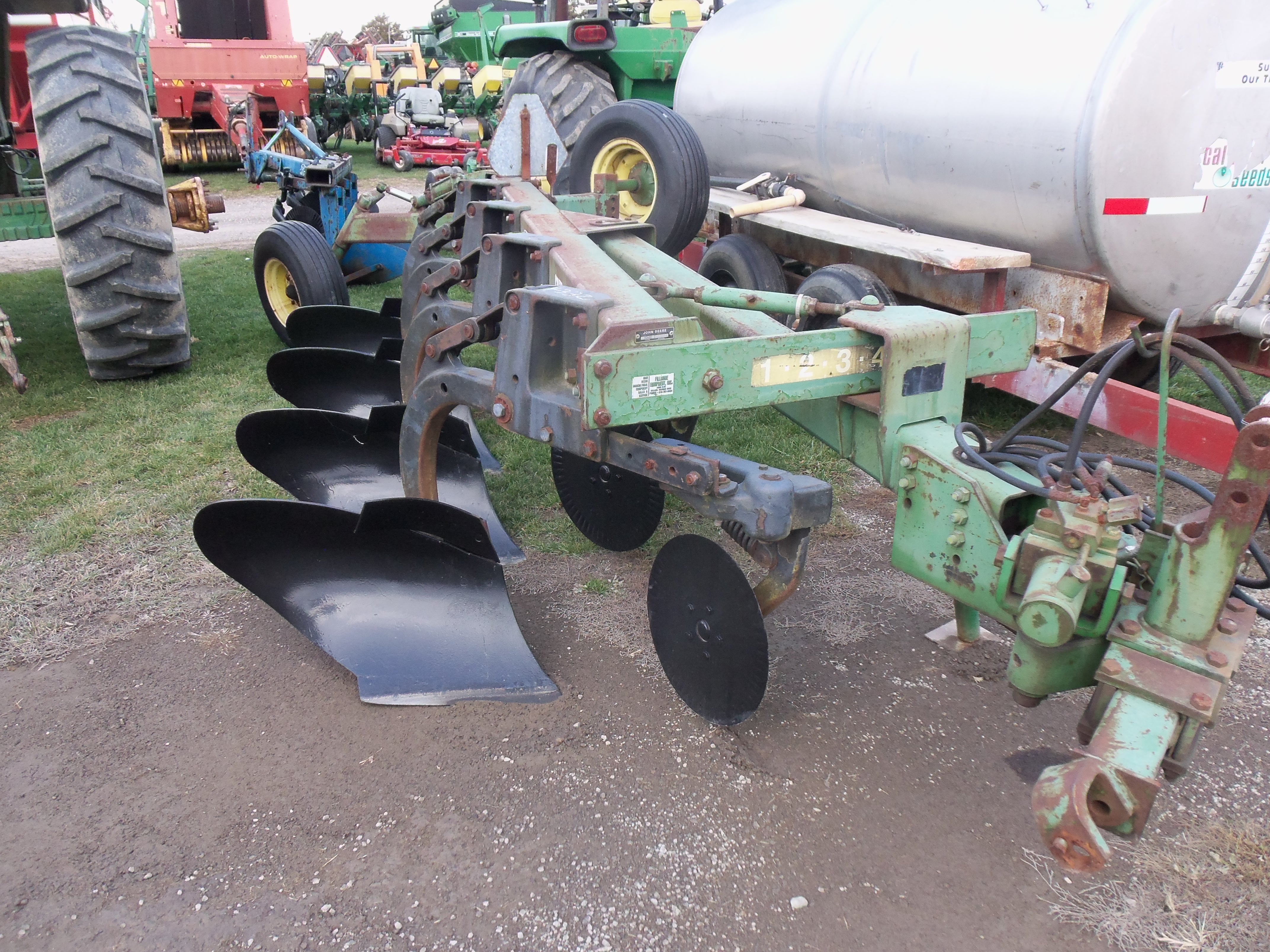 4 bottom JOhn Deere 2600 plow | John Deere equipment ...