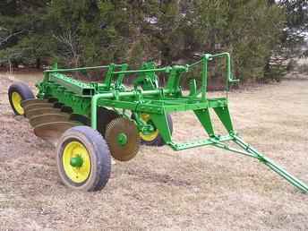 Used Farm Tractors for Sale: John Deere 5-Bottom Plow ...