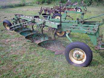 Used Farm Tractors for Sale: John Deere 5 Bottom Pull Plow ...