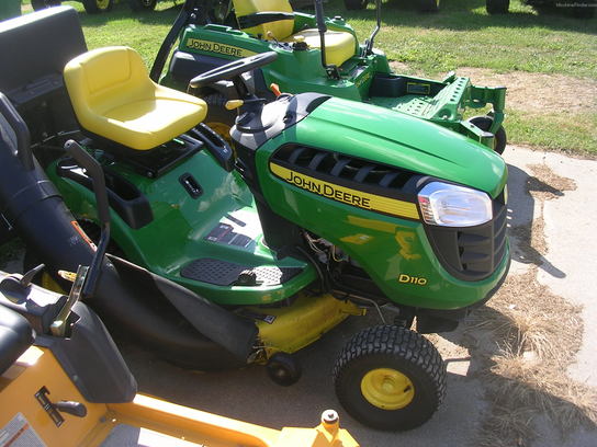 2011 John Deere D110 Lawn & Garden and Commercial Mowing ...