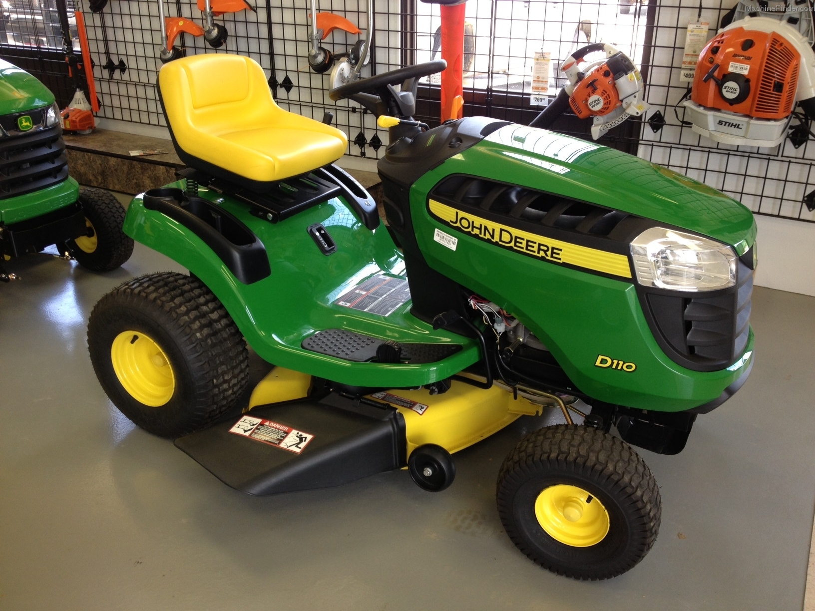 2012 John Deere D110 Lawn & Garden and Commercial Mowing ...