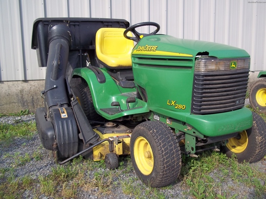 2005 John Deere LX280 Lawn & Garden and Commercial Mowing ...