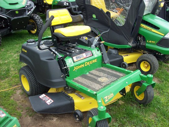 2009 John Deere Z225 Lawn & Garden and Commercial Mowing ...