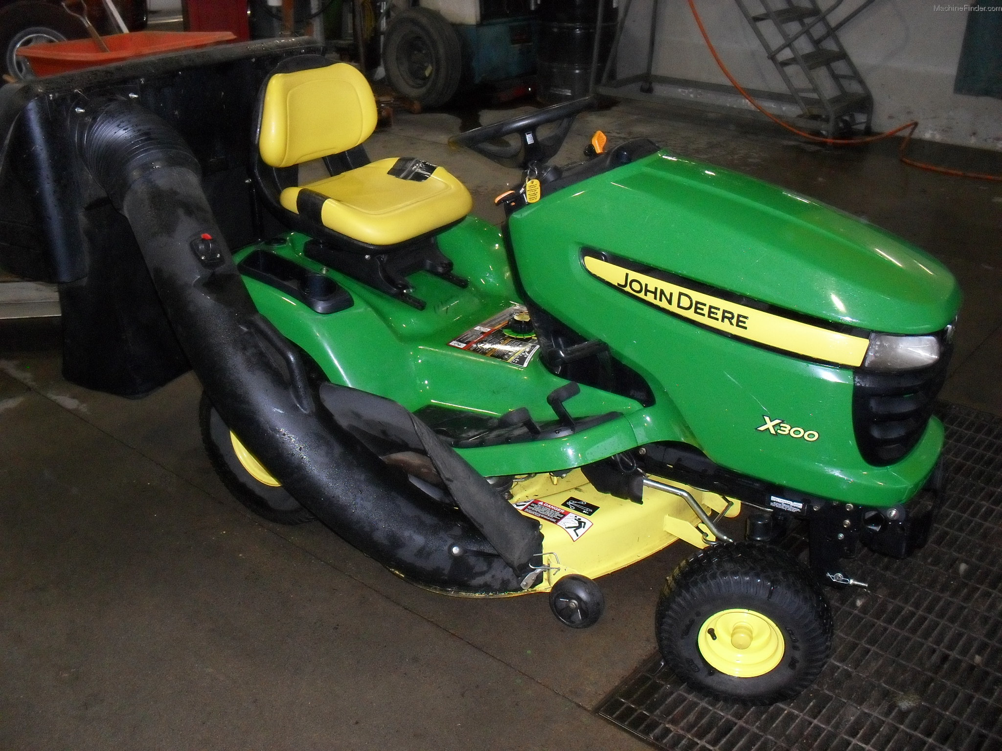 2007 John Deere X300 Lawn & Garden and Commercial Mowing ...