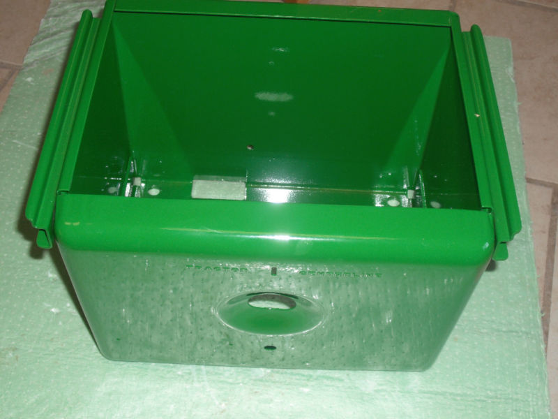 JOHN DEERE Battery Box B R 80 with / Light Dimple | eBay