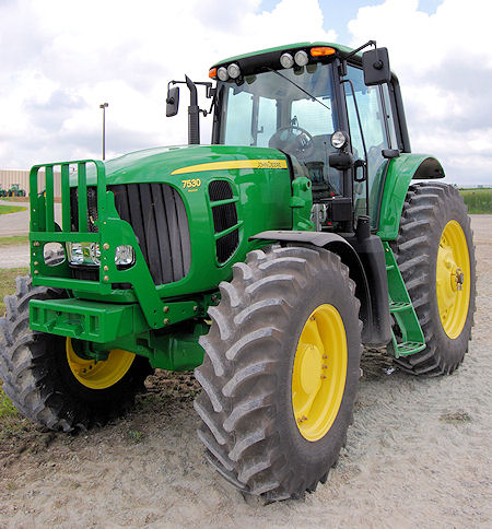 7000 Series Tractors Get New Model | Wallaces Farmer