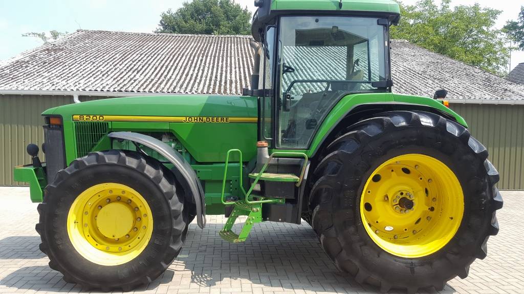 Used John Deere 8200 tractors Year: 1995 for sale - Mascus USA