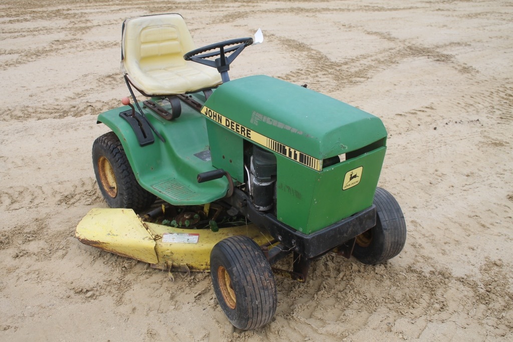 JOHN DEERE 111 RIDING MOWER WITH 38 DECK