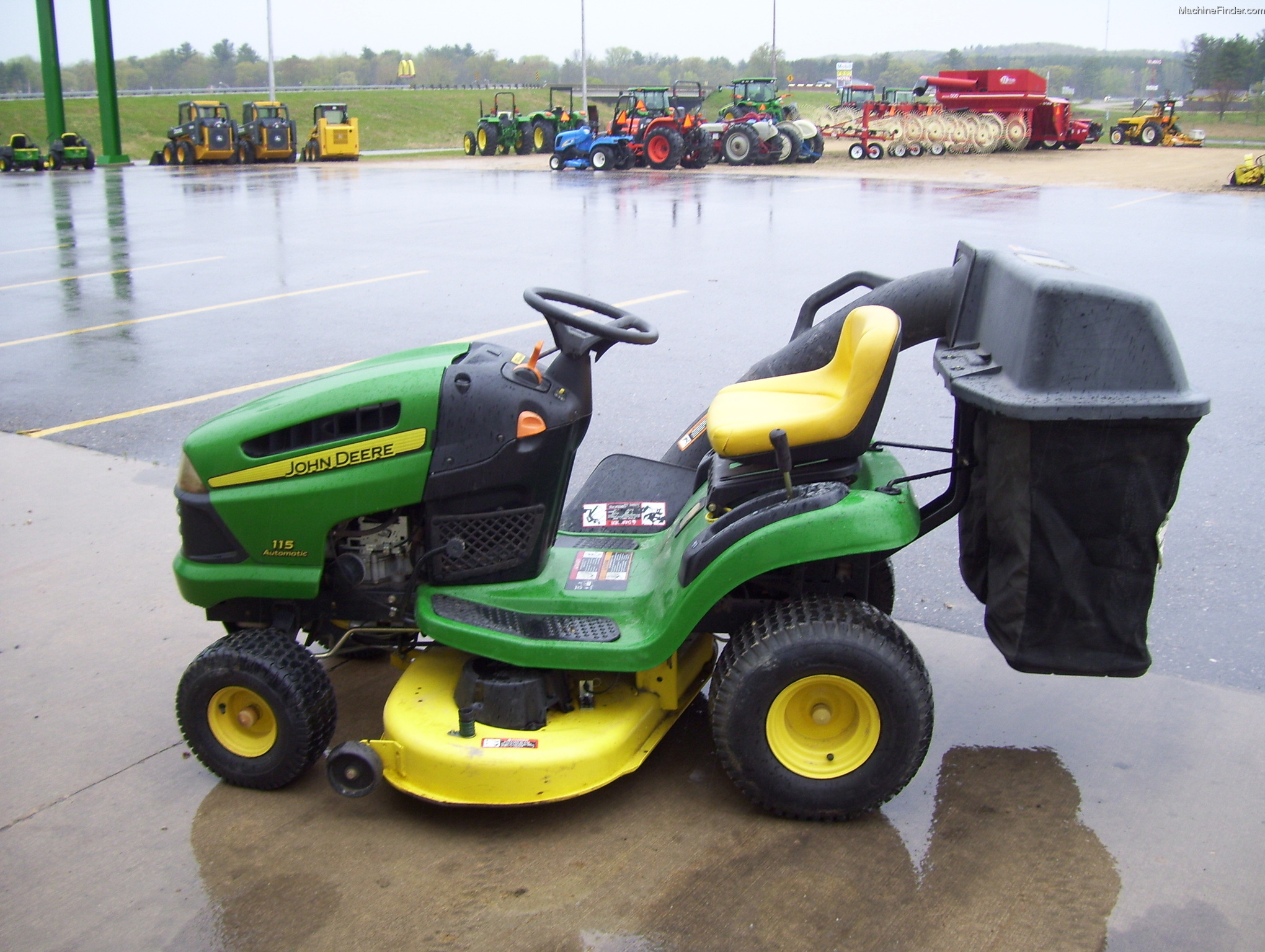 2006 John Deere 115 Lawn & Garden and Commercial Mowing - John Deere MachineFinder