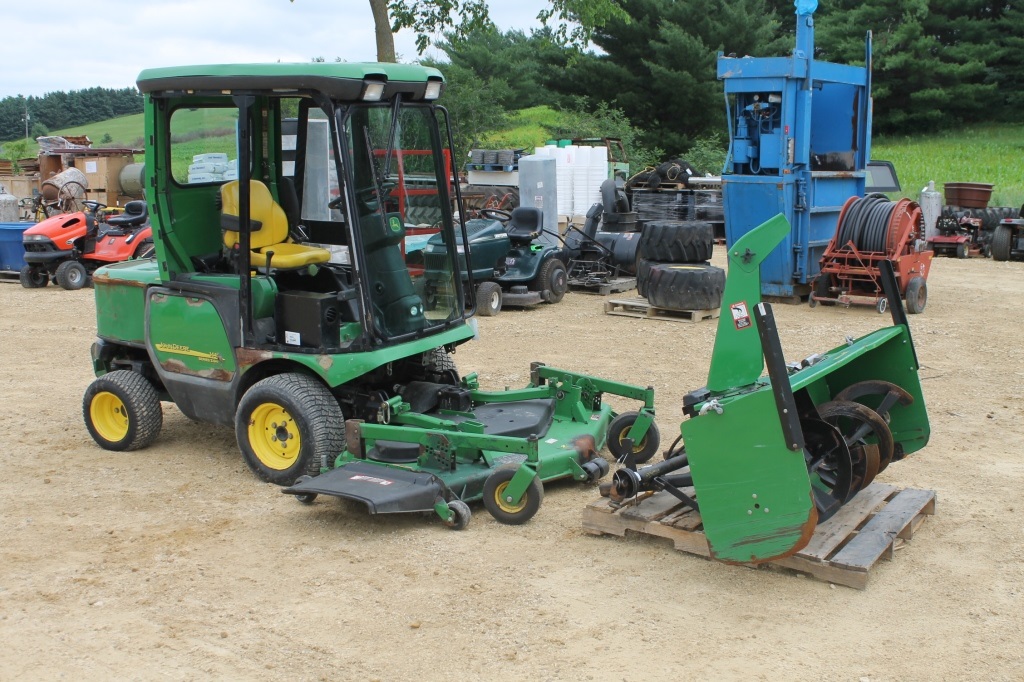 JOHN DEERE 1445 SERIES II 4WD FRONT DECK MOWER