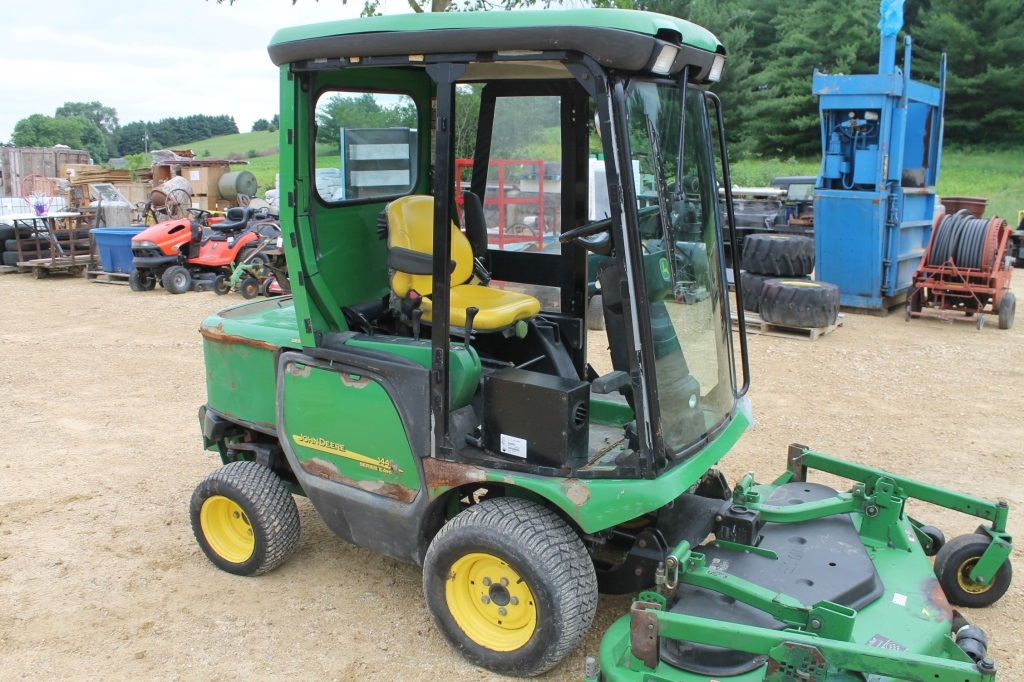 JOHN DEERE 1445 SERIES II 4WD FRONT DECK MOWER