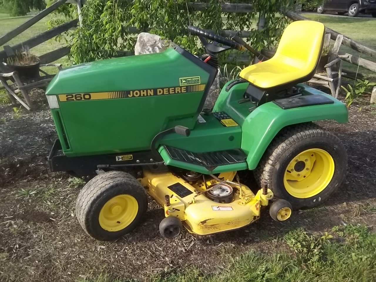 John Deere 260 Lawn Garden Tractor w/48″ Mower Deck & 17HP Kawasaki Engine
