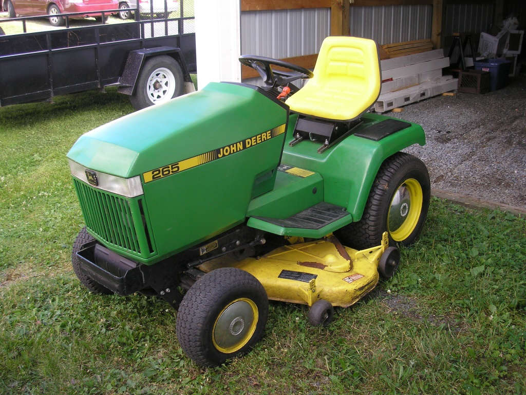 LOT #35 - John Deere 265 Lawn Tractor w/ Mower Deck