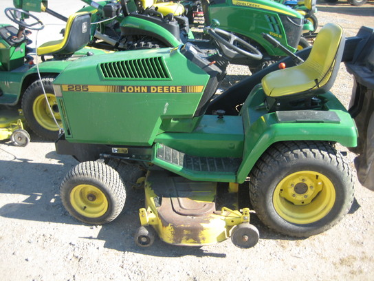 1990 John Deere 285