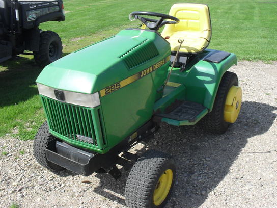 1988 John Deere 285 Lawn & Garden and Commercial Mowing - John Deere MachineFinder