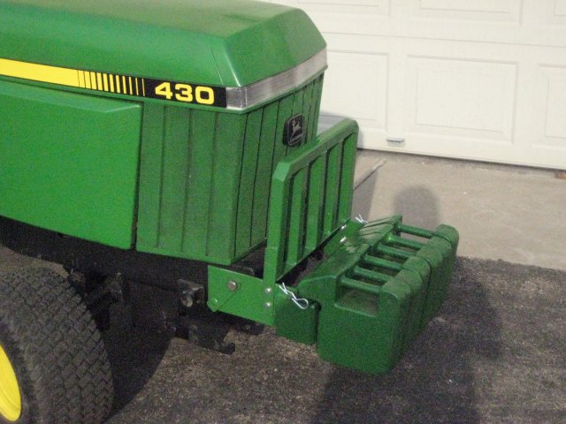 JD 430 / 420 FRONT WEIGHT BRACKET AND GRILL GARD