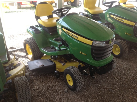 2010 John Deere X304 Lawn & Garden and Commercial Mowing ...